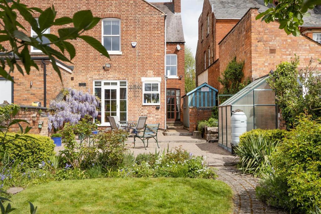 52 Hillmorton Road, Rugby