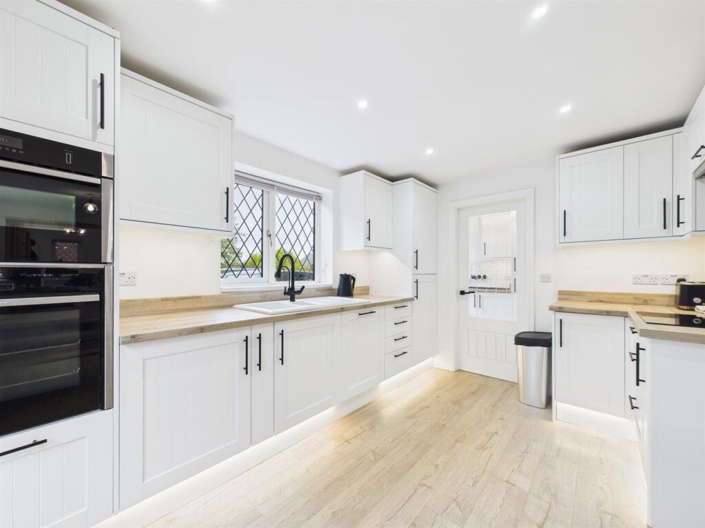 Fitted Kitchen