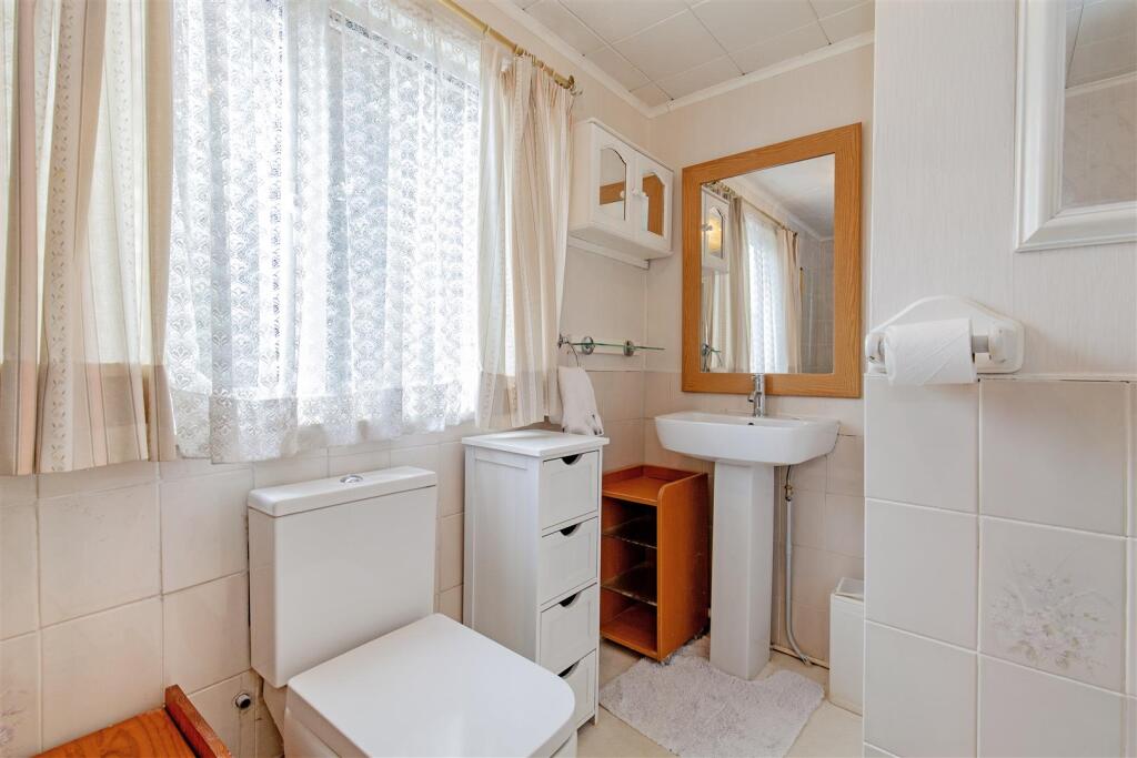 Bathroom-1.jpg