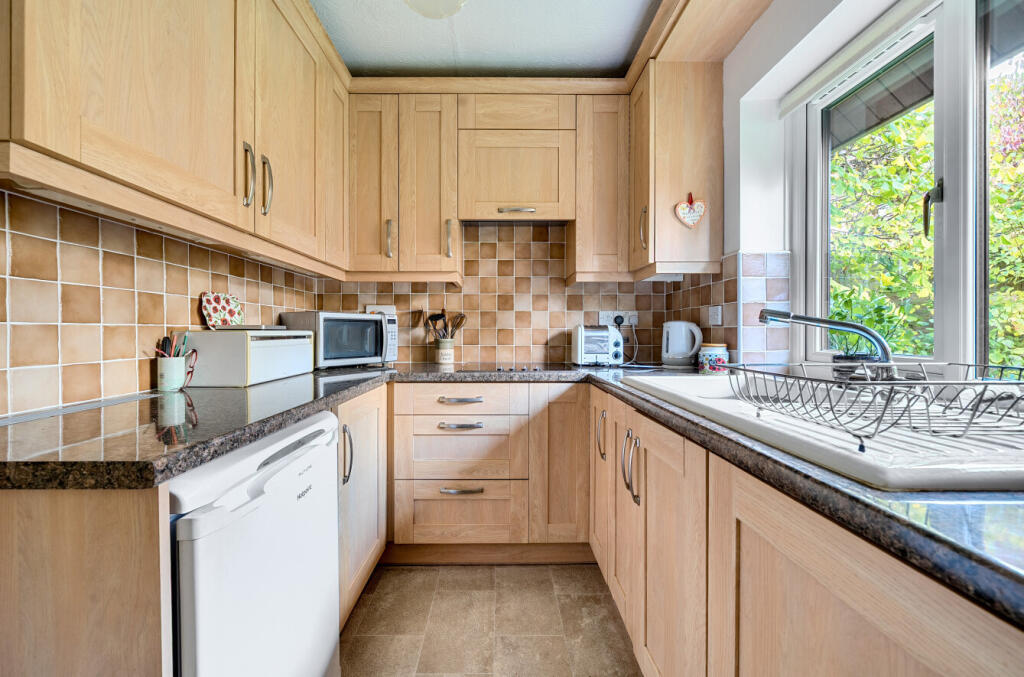 1373502-16-6900a6...