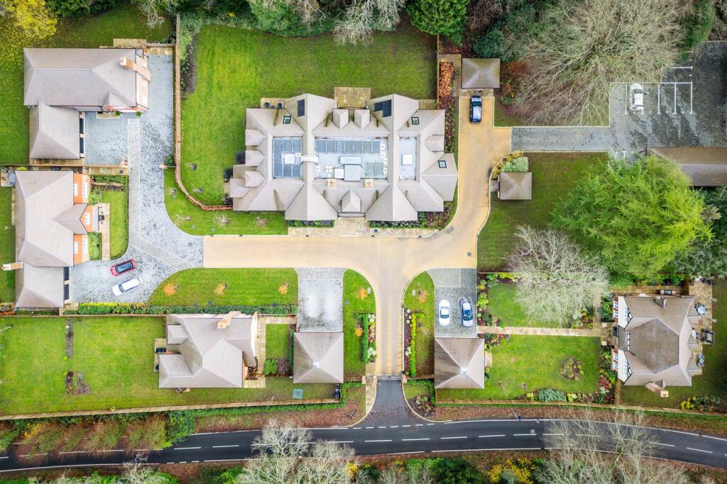 7 De Clare Court-6.jpg