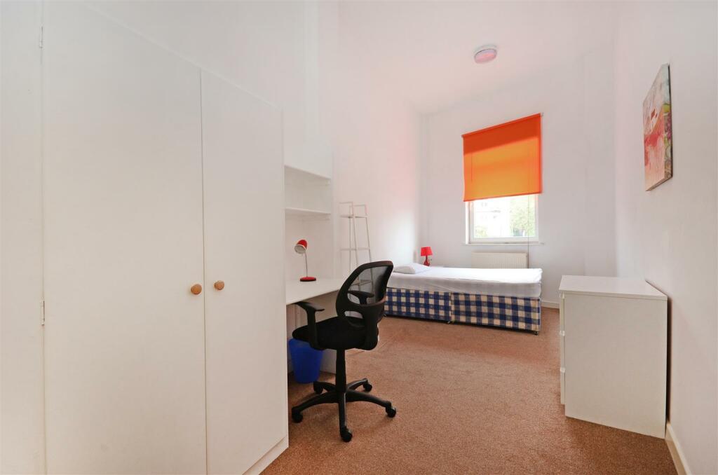 HOL_4817 Bedroom 1.JPG