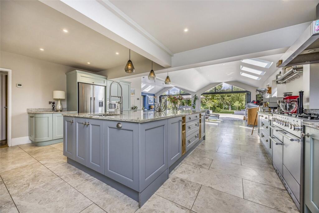 Kitchen/Dining/Famly