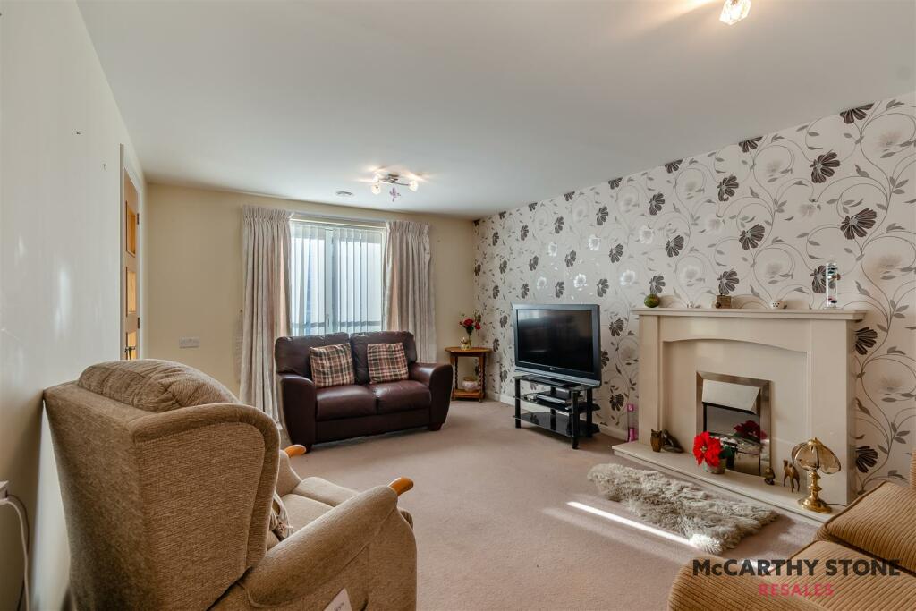 8626184-interior07.jpg