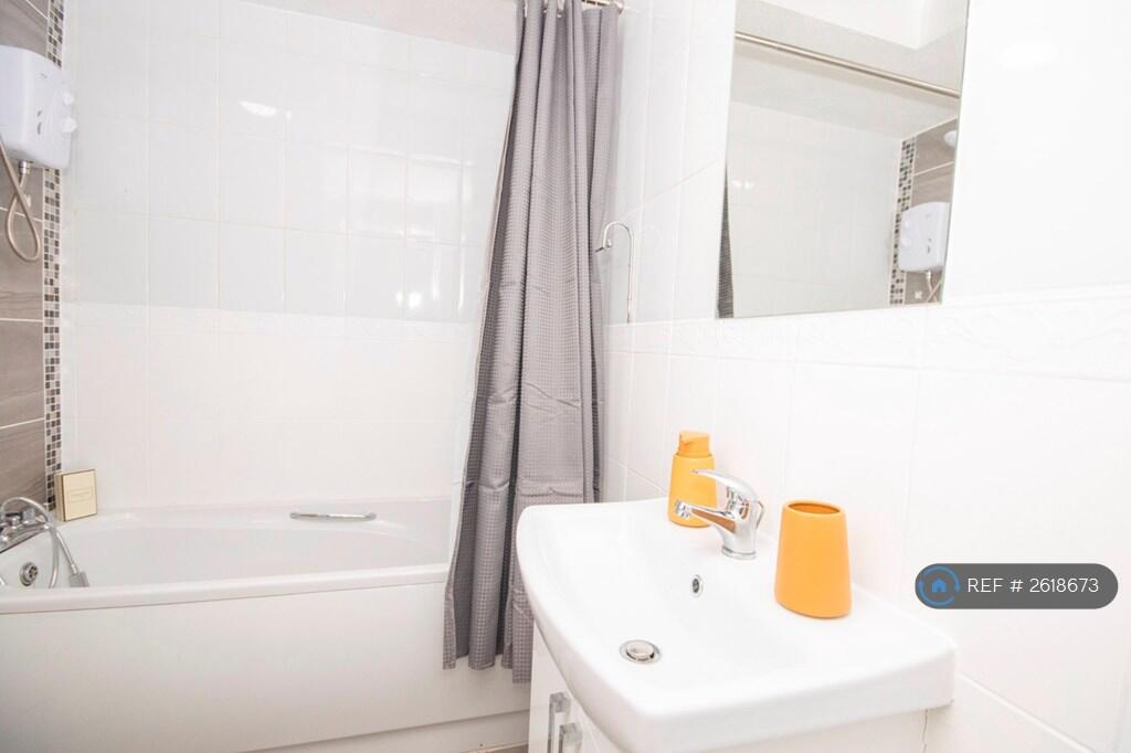 Bedroom 4 En-Suite