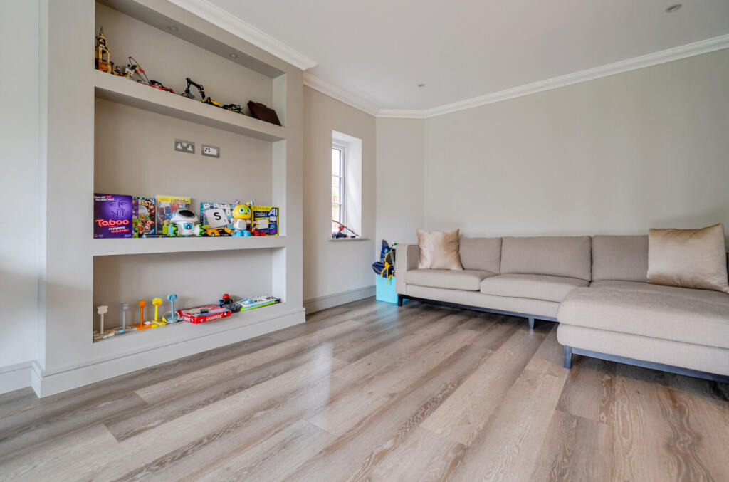 1385312-11-692864...