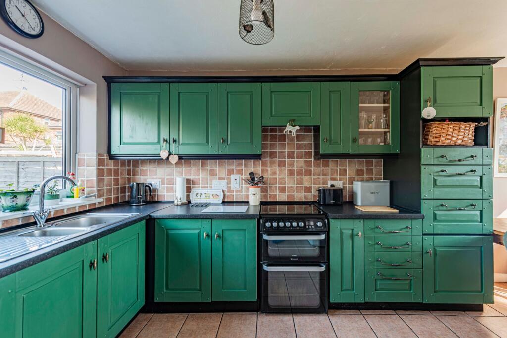 Kitchen/Dining Room (1)
