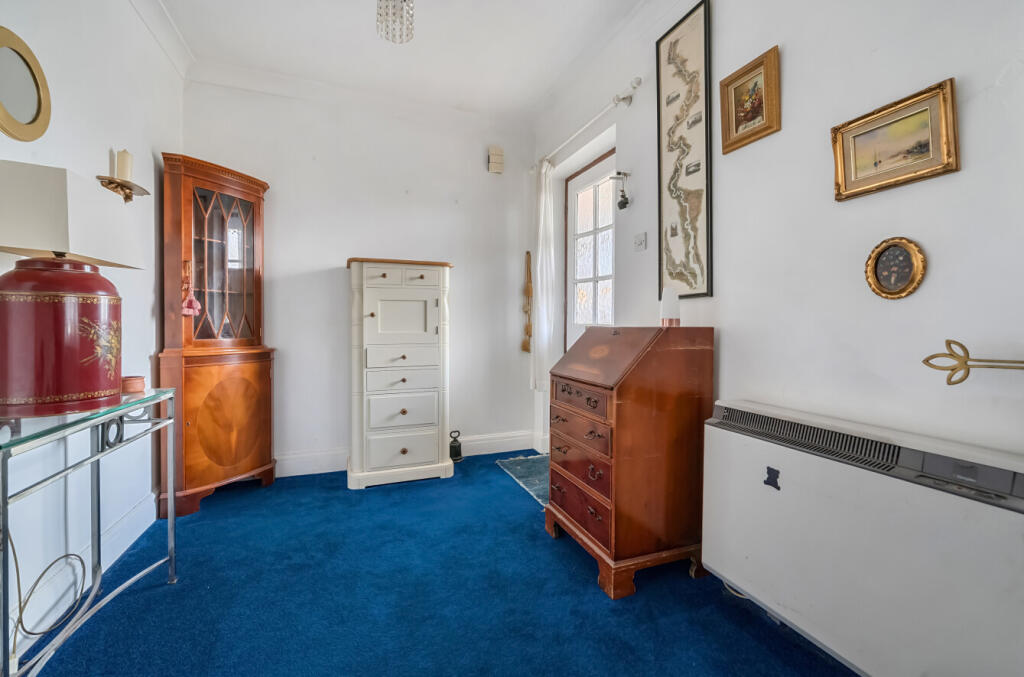 1384006-8-691f338...