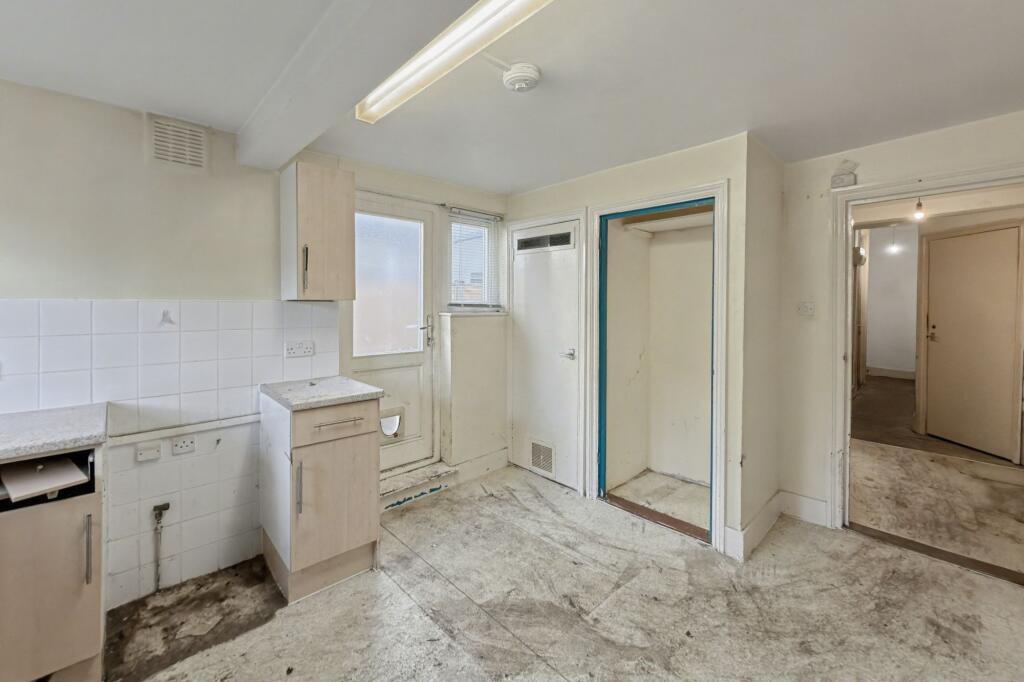 Ground Floor Flat, 42 Beauchamp Road, London, E7 9PD