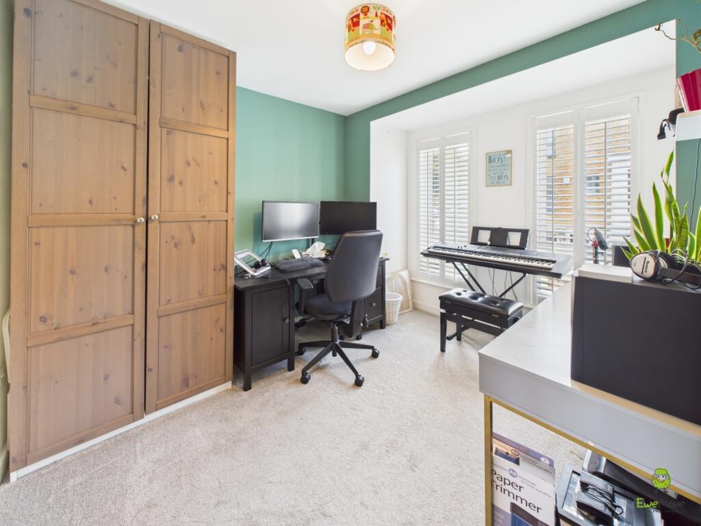 CAM02615G0-PR0076-STILL013