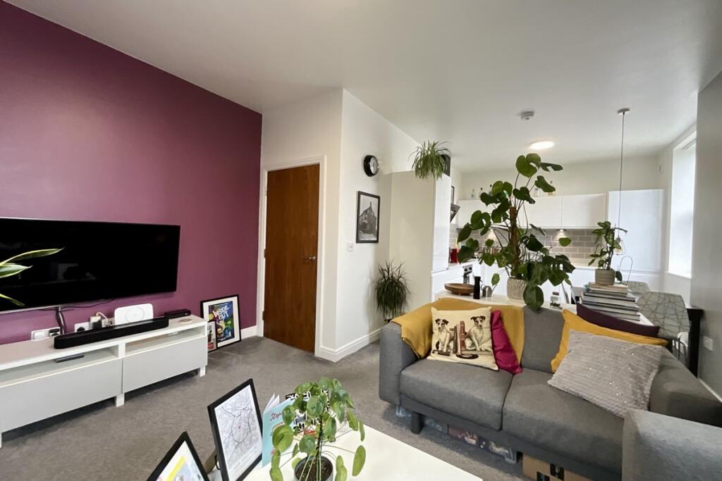 open plan living/kit