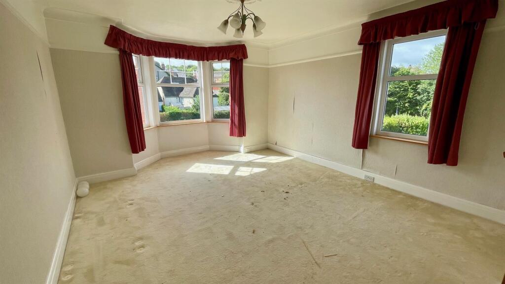 DOUBLE ASPECT BEDROOM 2