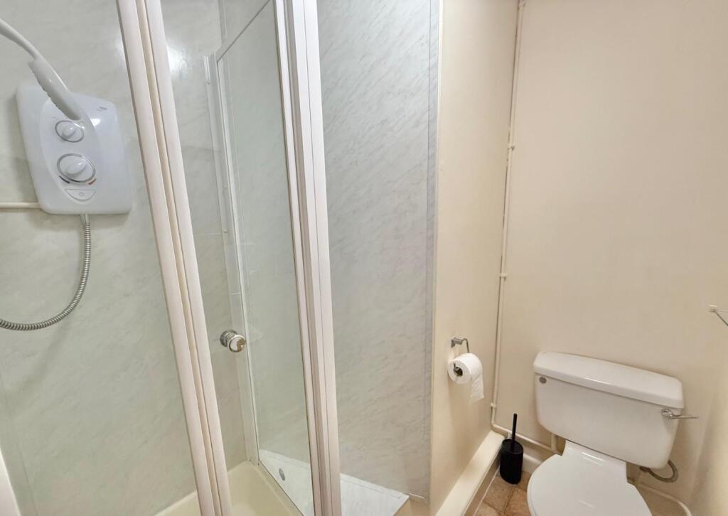 Shower Room 2.jpg