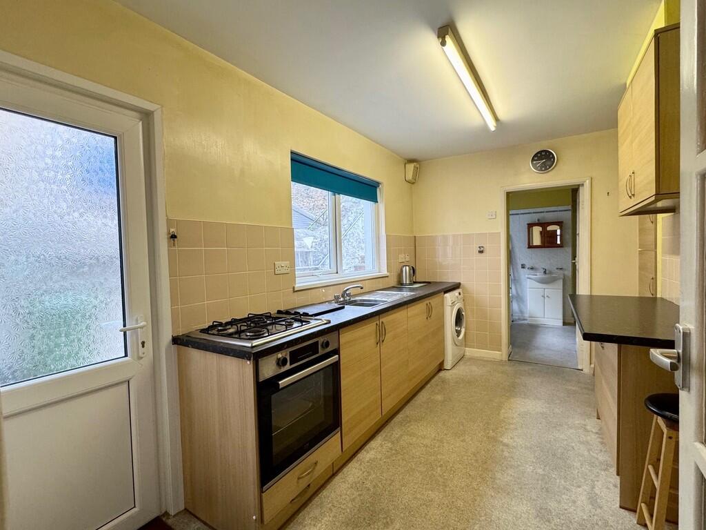 Alexandra Road, Ford