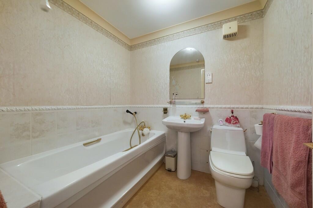 CAM01085G0-PR0422...