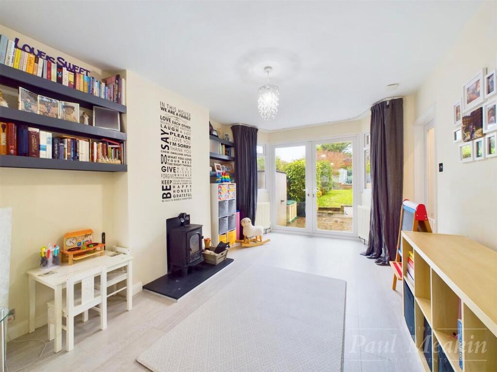 Kitchen/ Breakfast Room