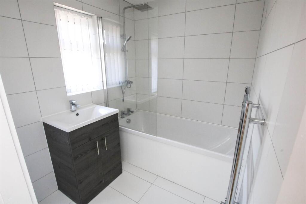 HOUSE BATHROOM