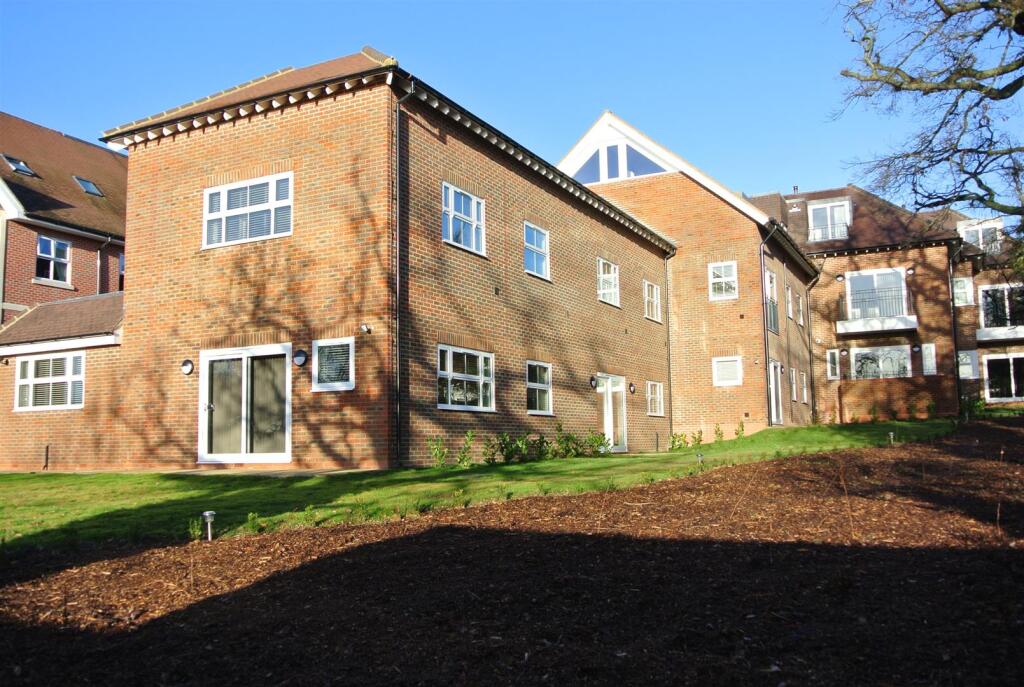 Exterior View of Blo