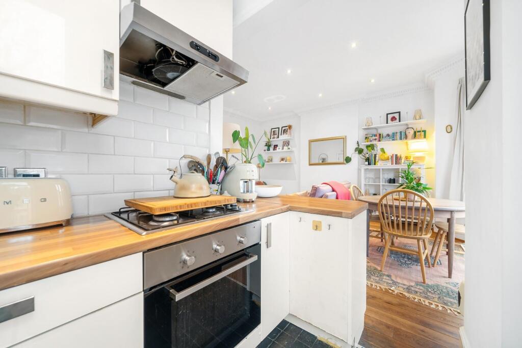 Kitchen (2).jpg