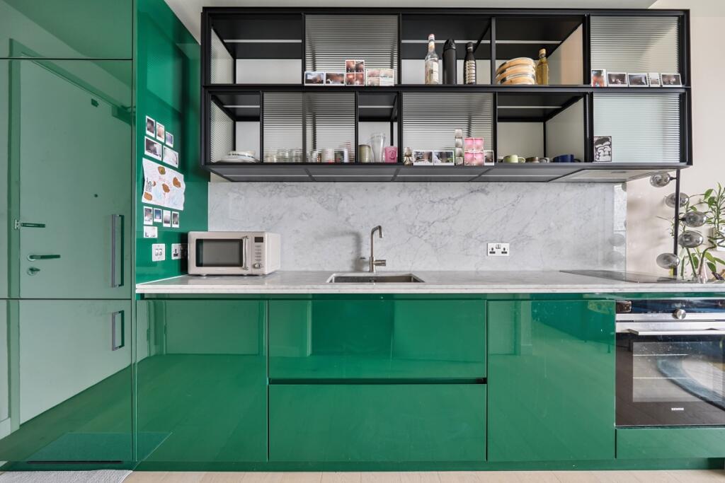 1310073-12-684971...