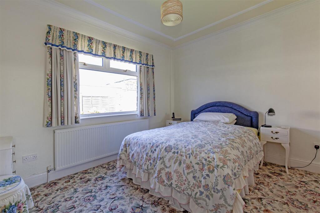 Bedroom 1-1.jpg