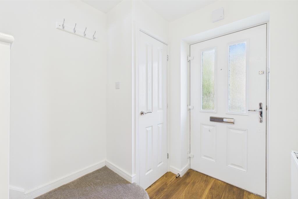 CAM03162G0-PR0256-STILL004