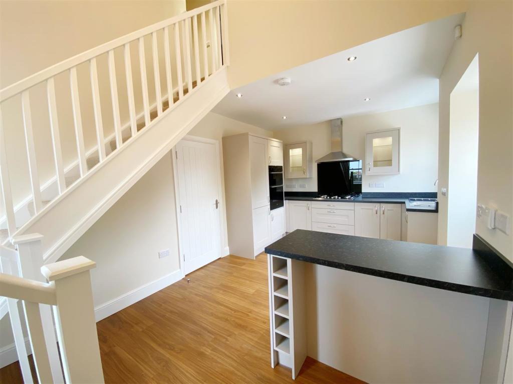 Kitchen 4.jpg