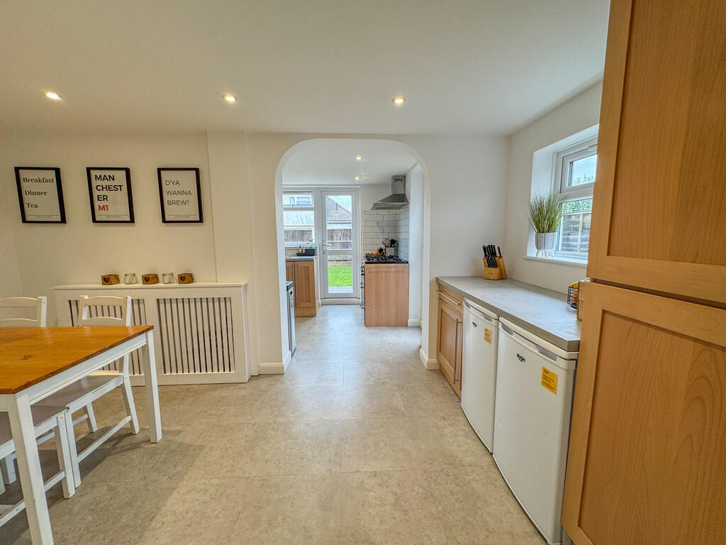 breakfast room 1