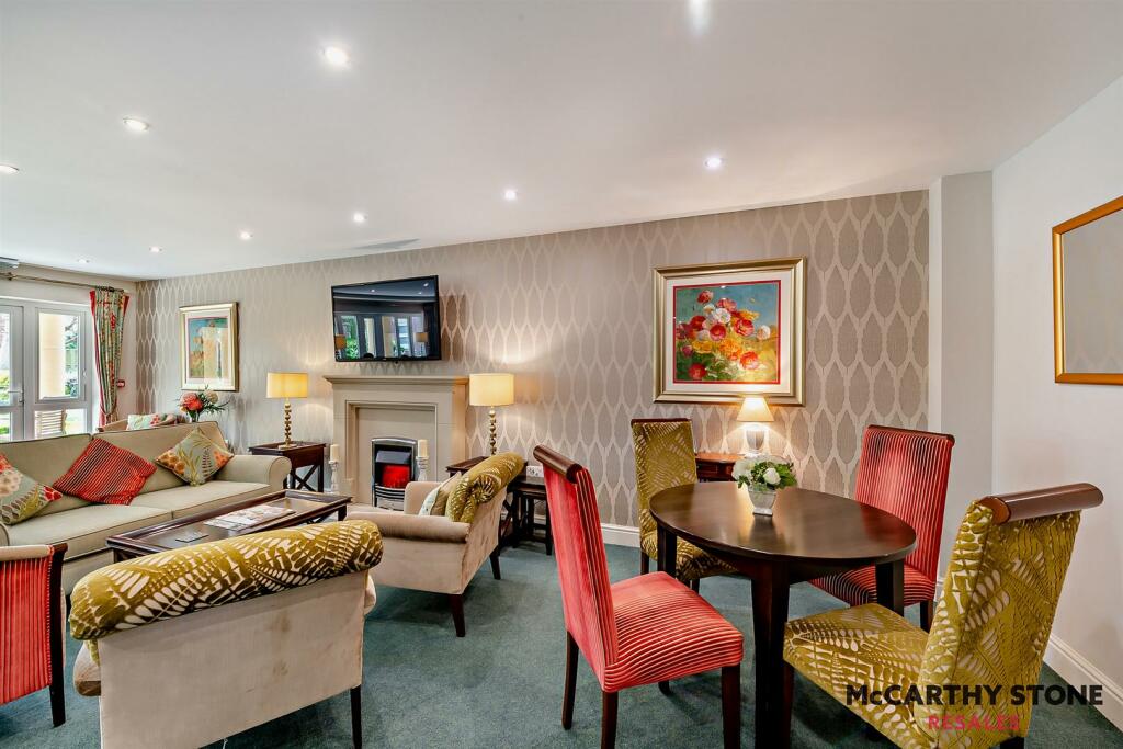 Homeowners Lounge