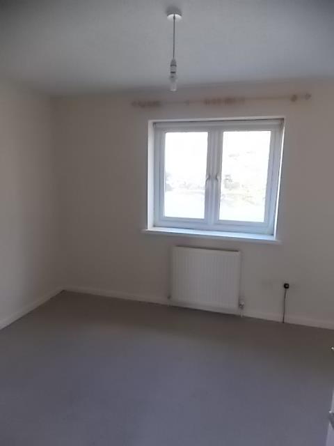 9 Manor bedroom.jpg
