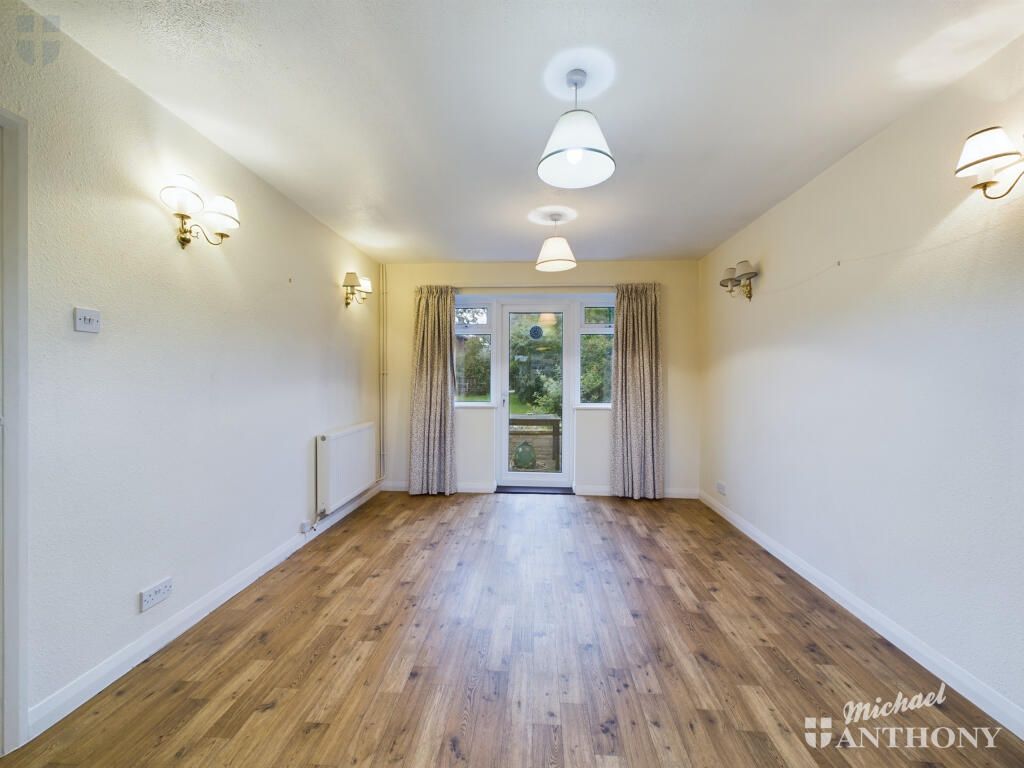 CAM02538G0-PR0110-STILL003