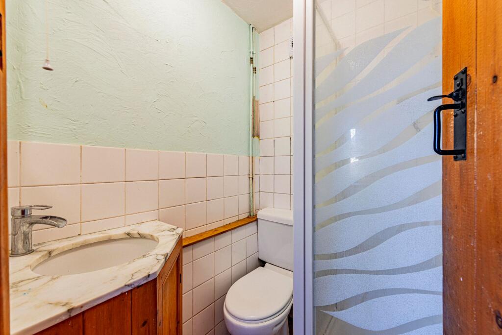 Downstairs Shower Room (1)
