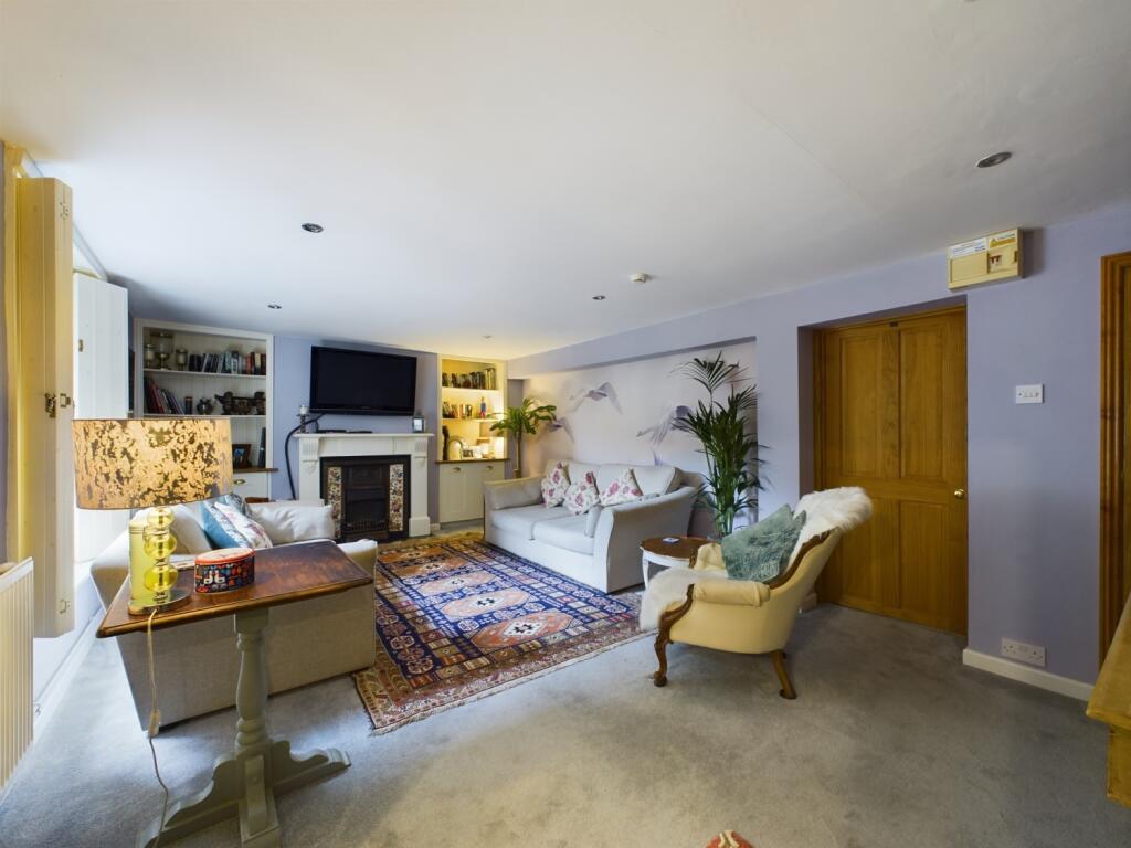 CAM03062G0-PR0029-STILL007