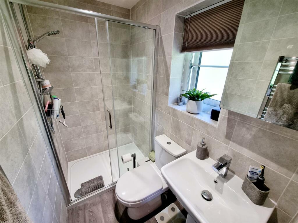 Ensuite.jpg
