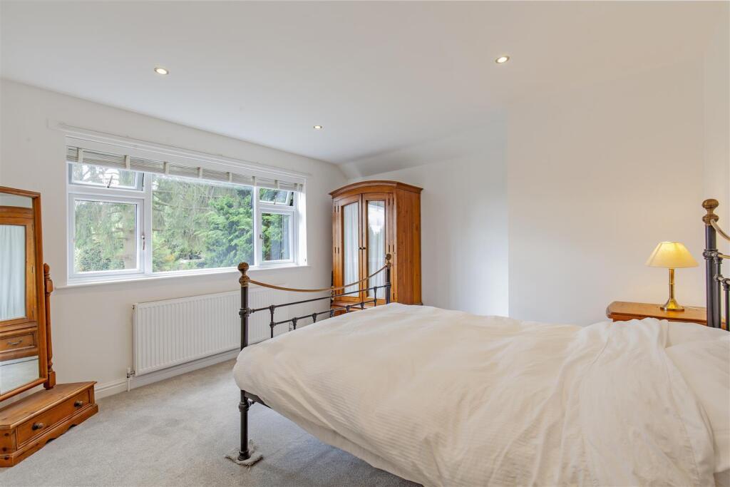Bedroom 4-2.jpg