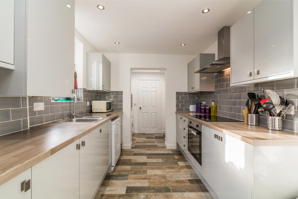 6 Bedroom terraced house - HMO
