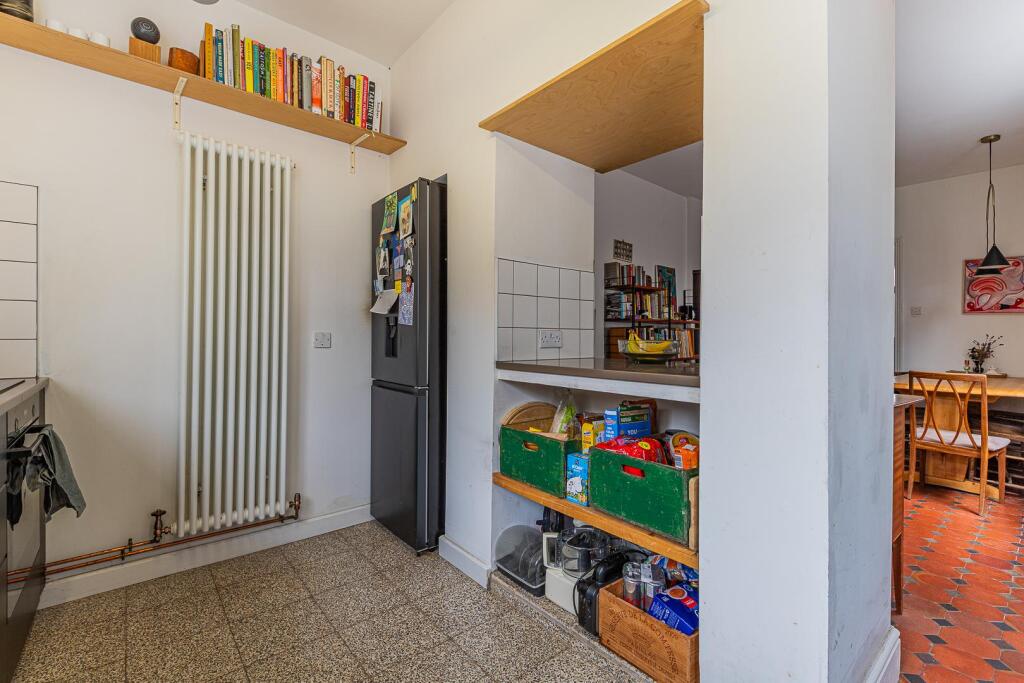 Mackintosh Place 214-17.jpg