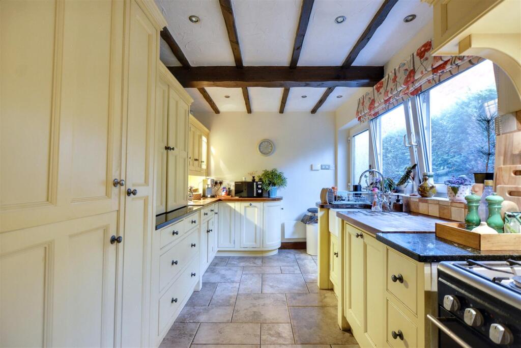 Kitchen_1.jpeg