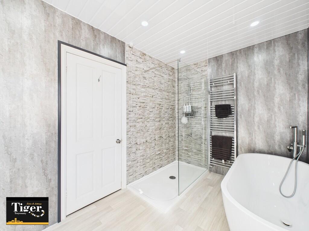 CAM02176G0-PR0541...