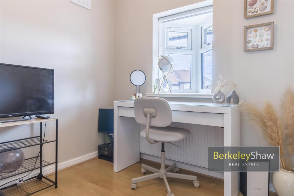 Thornfield Road Thornton L23