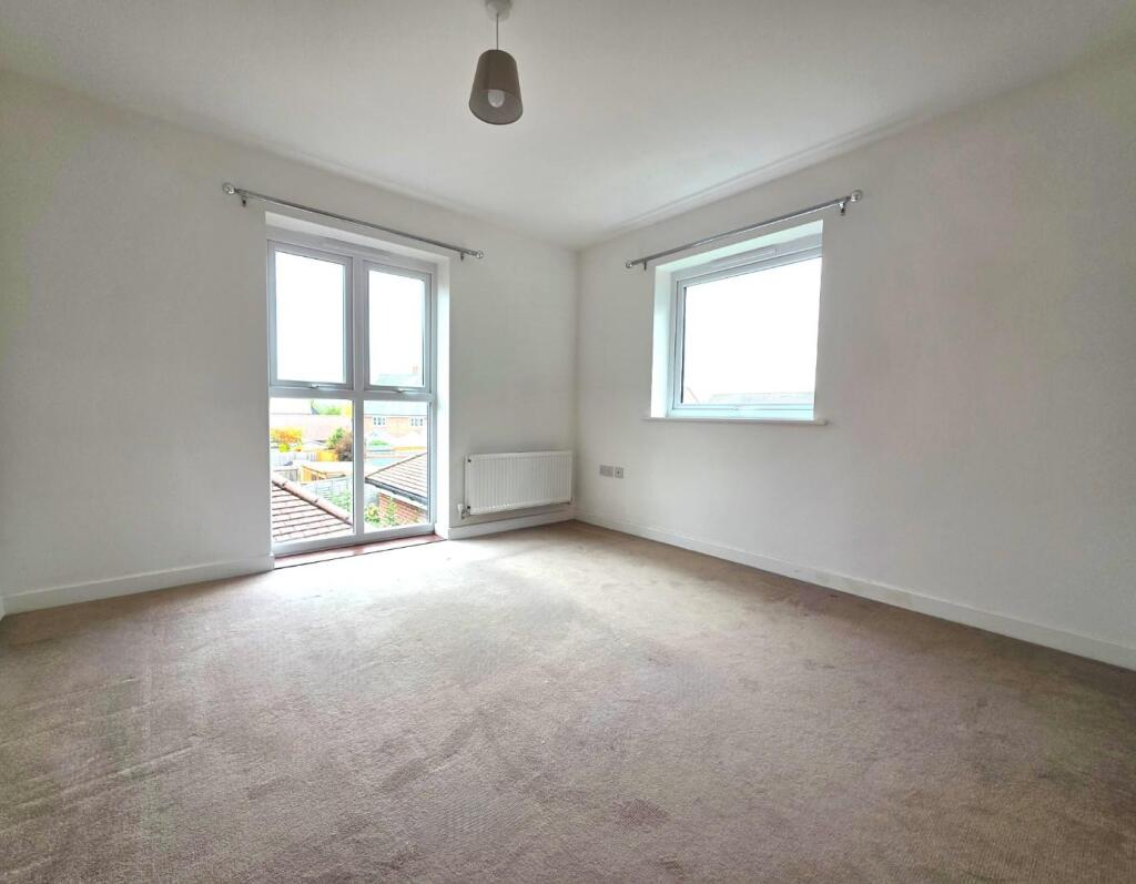 Bedroom 1.jpg