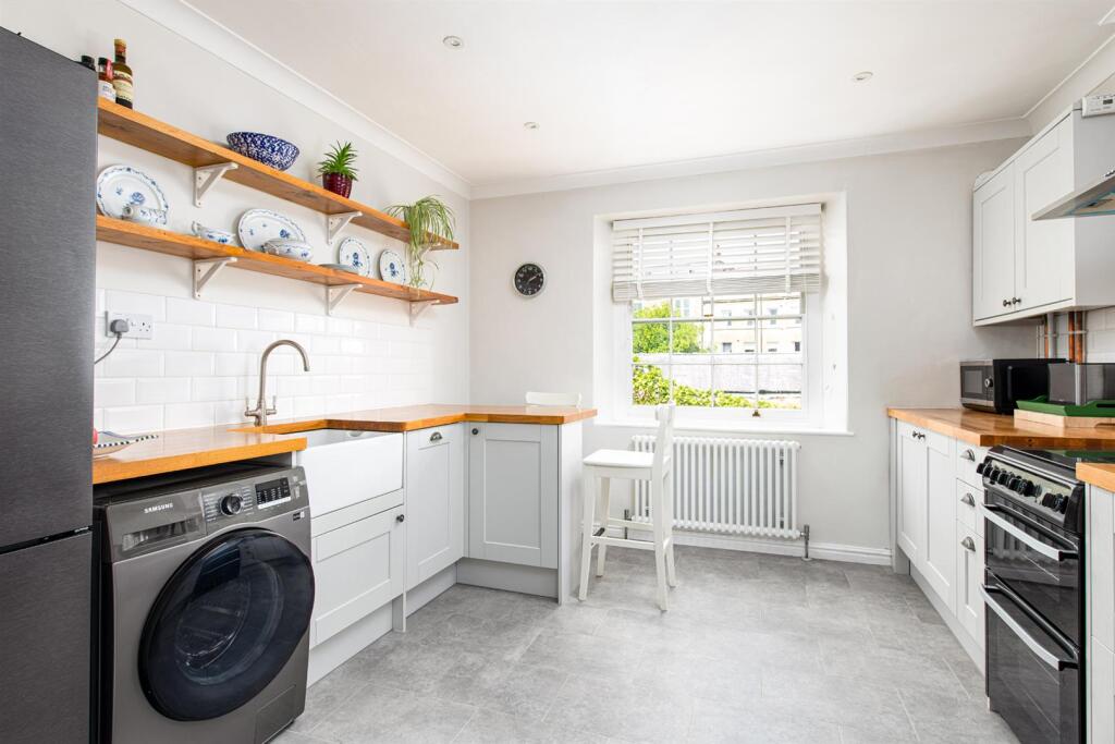 Kitchen_1.jpg