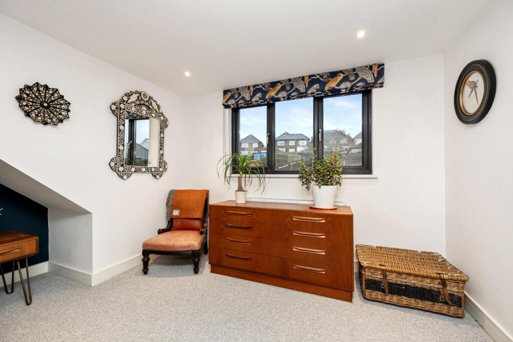 Elizabeth Avenue (14).jpg