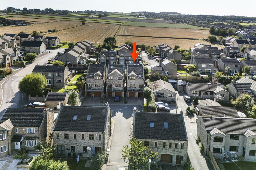 Bramleys Estate Agents - Long Lane - Honley (3).jp