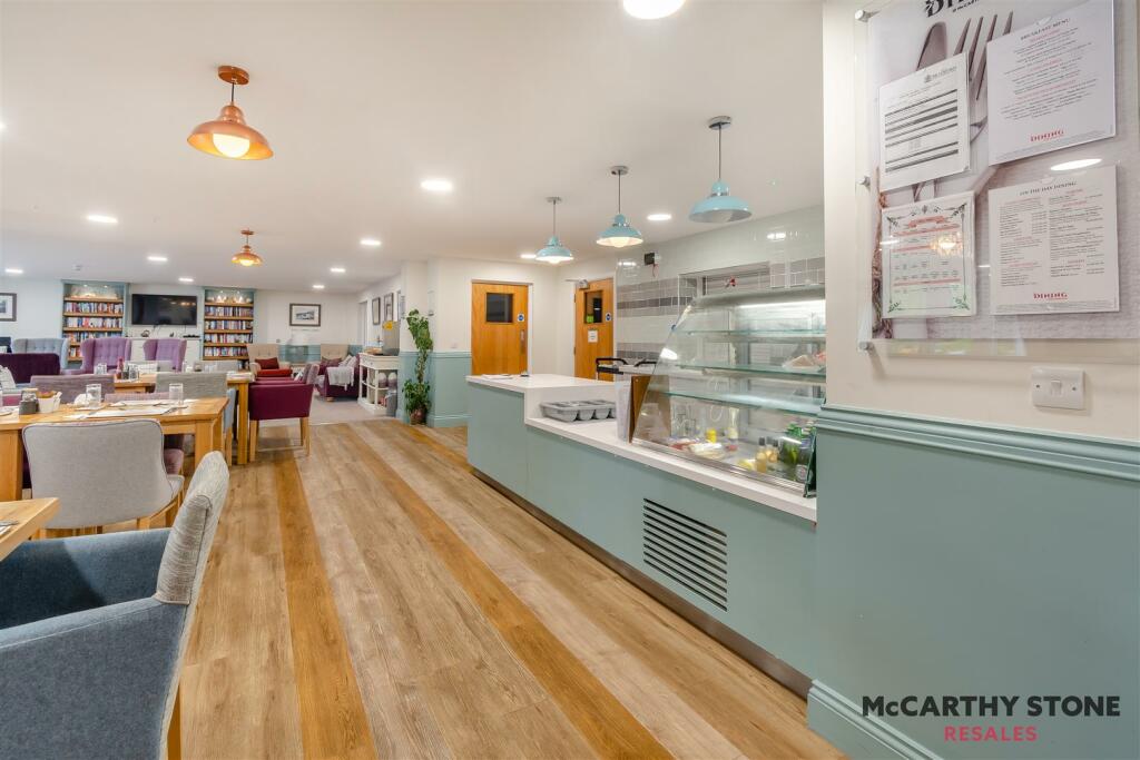 8618876-interior18.jpg