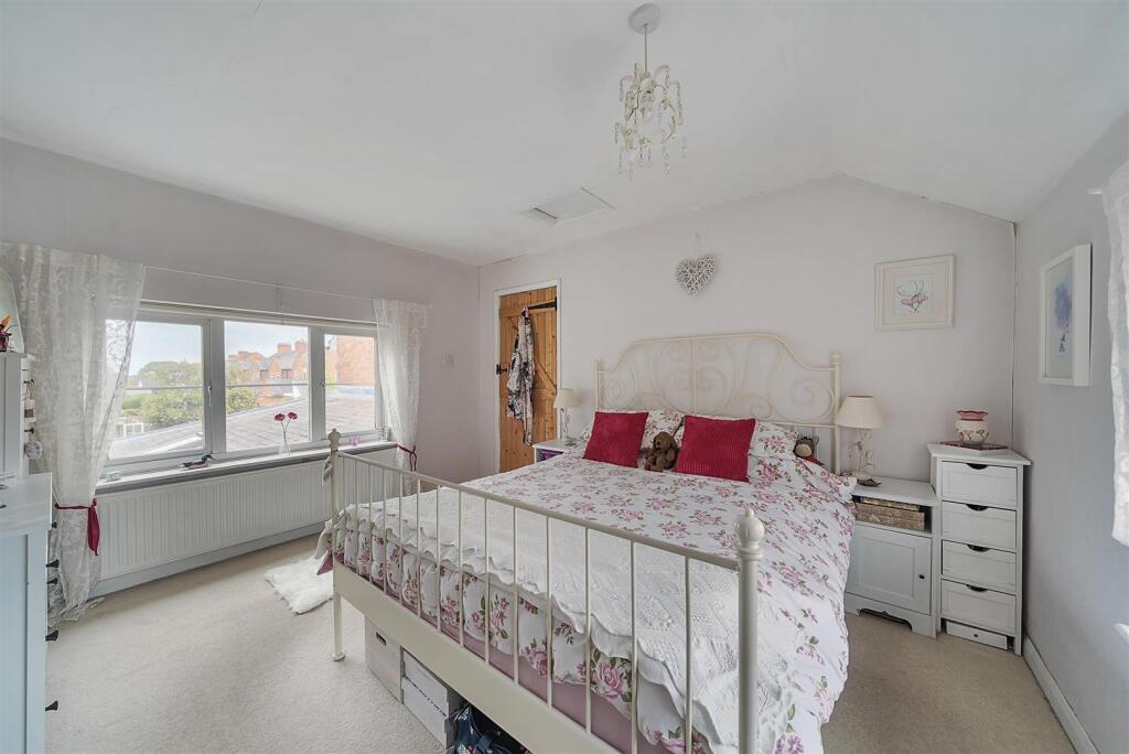 4 Church Lane, Thornton