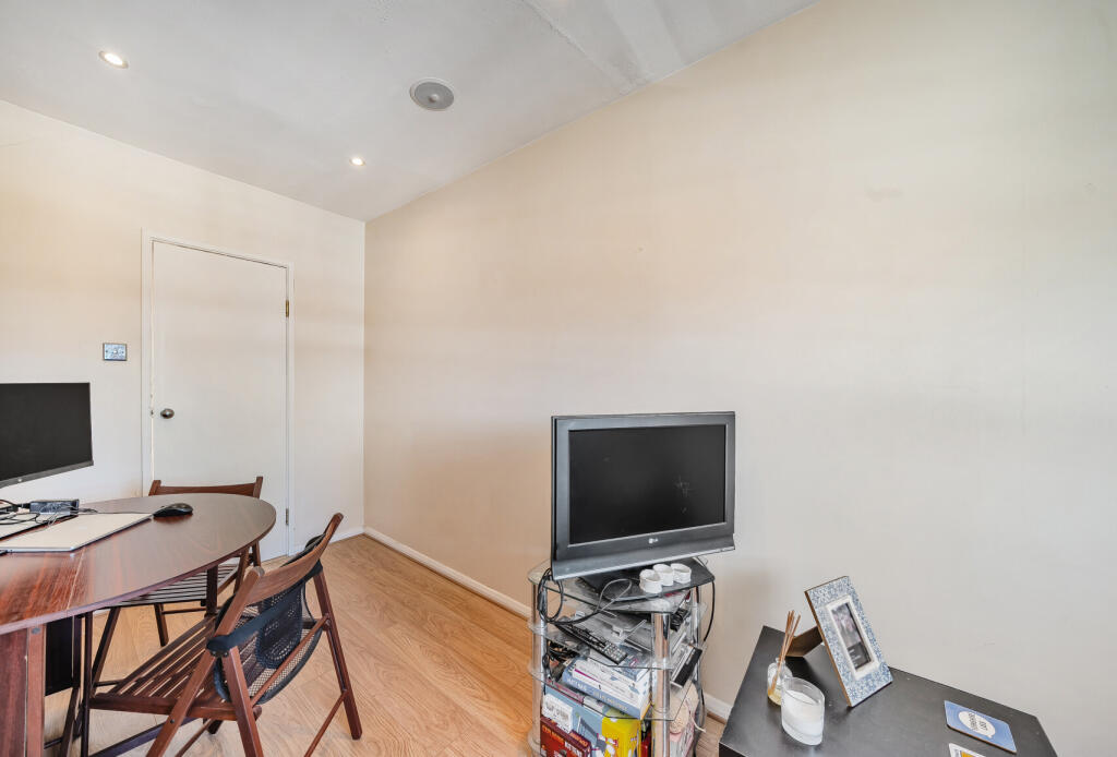 1312769-16-6852d3...