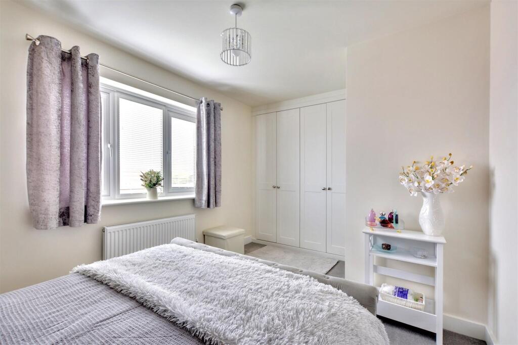 Bedroom One_3.jpeg