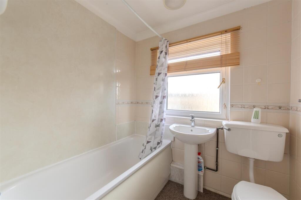 97 Llewelyn Road-5.jpg