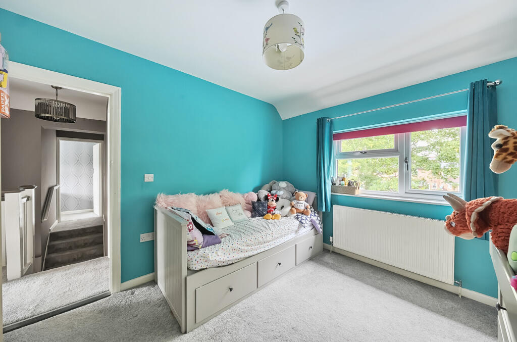 1302252-12-683f18...